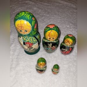 Vintage Russian Matryoshka Nesting Dolls 5pc Hand Painted Sergiev Posad 1994